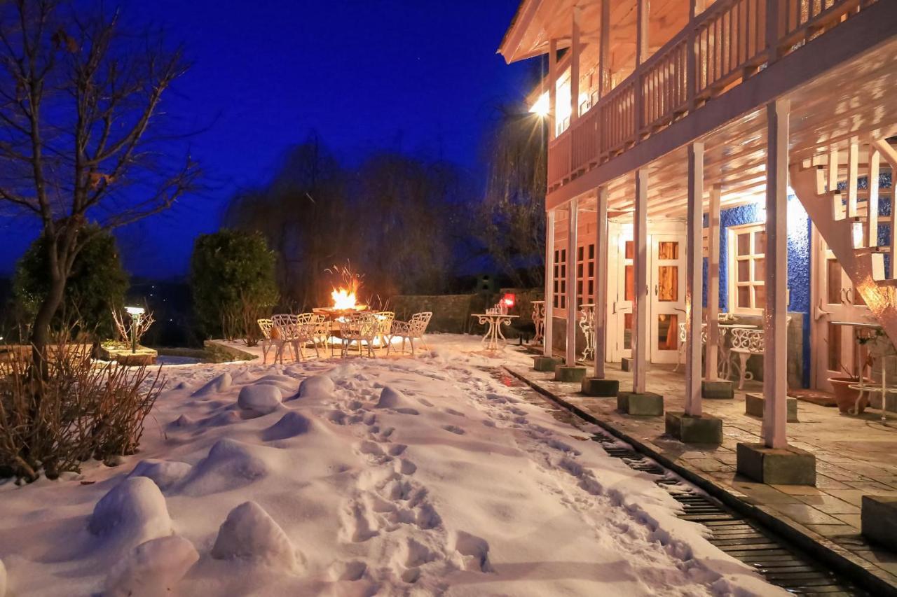 Stayvista At Violet Hill With Bonfire, Gazebo & Hill View Shimla Extérieur photo