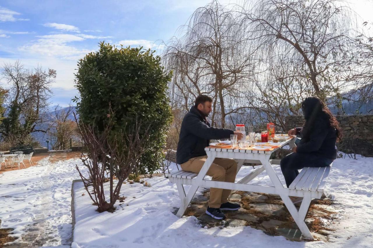 Stayvista At Violet Hill With Bonfire, Gazebo & Hill View Shimla Extérieur photo
