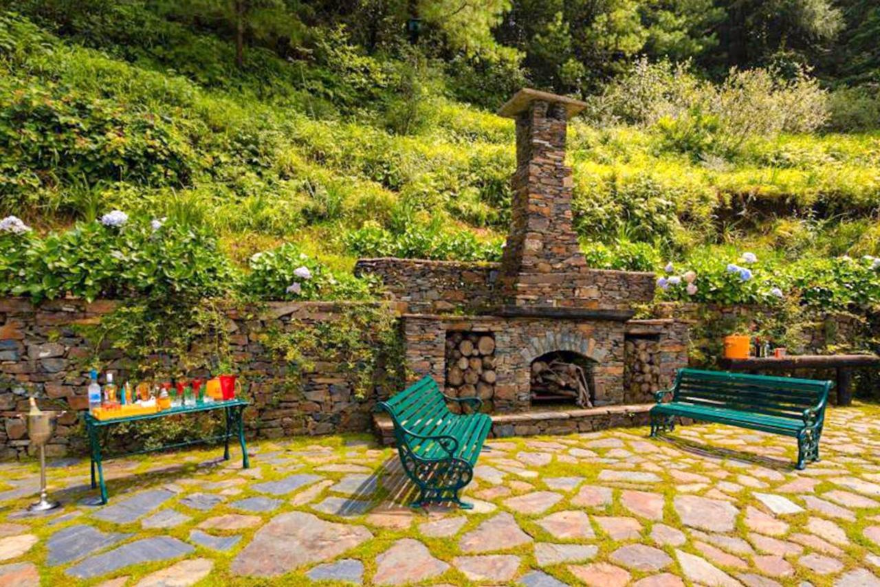 Stayvista At Violet Hill With Bonfire, Gazebo & Hill View Shimla Extérieur photo